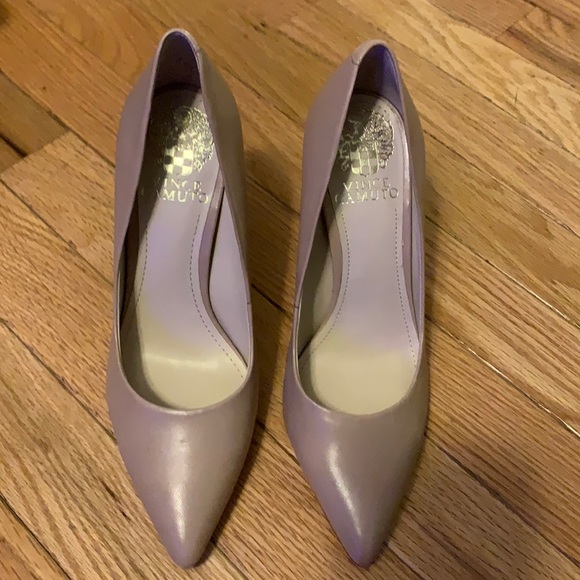 Vince Camuto Shoes - Vince Camuto Nude Leather Pump